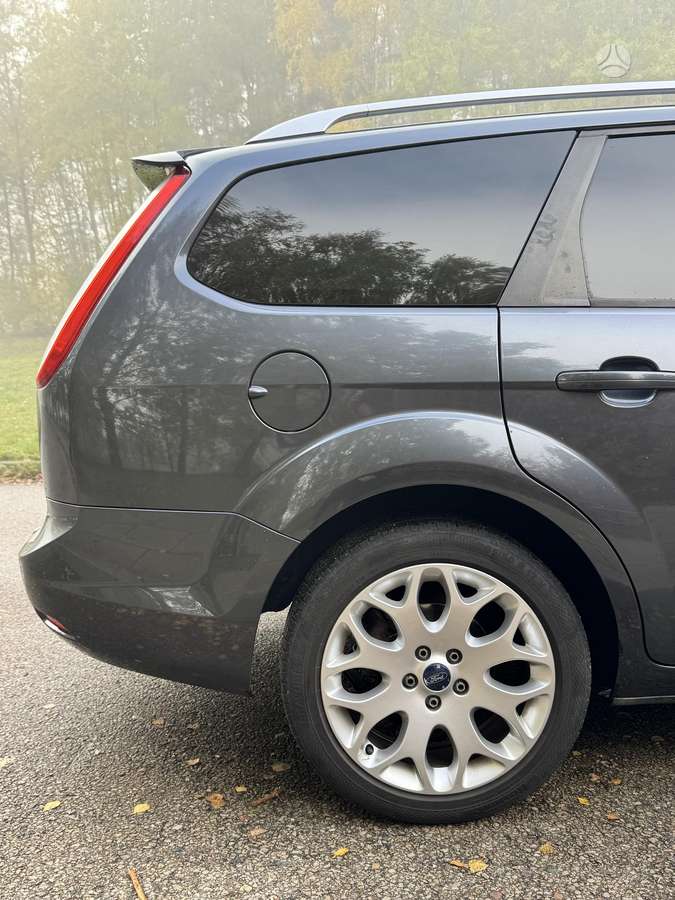 Ford Focus 2008 — photo 19