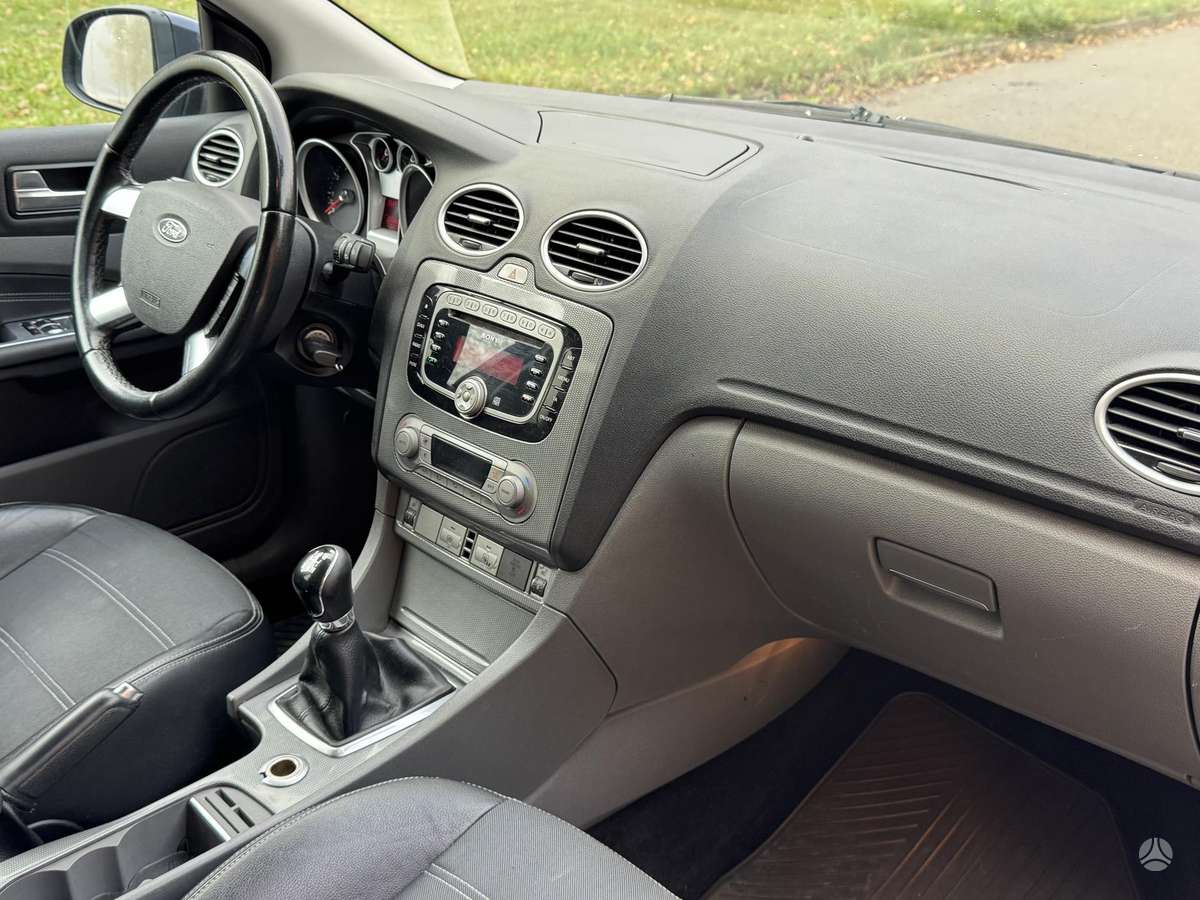 Ford Focus 2008 — photo 28