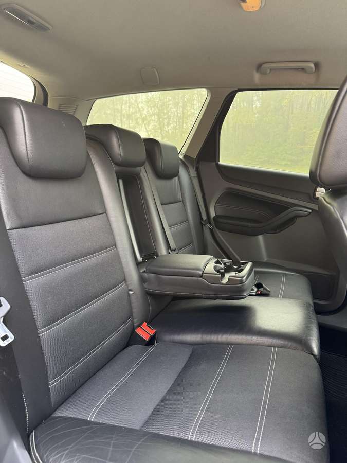 Ford Focus 2008 — photo 31