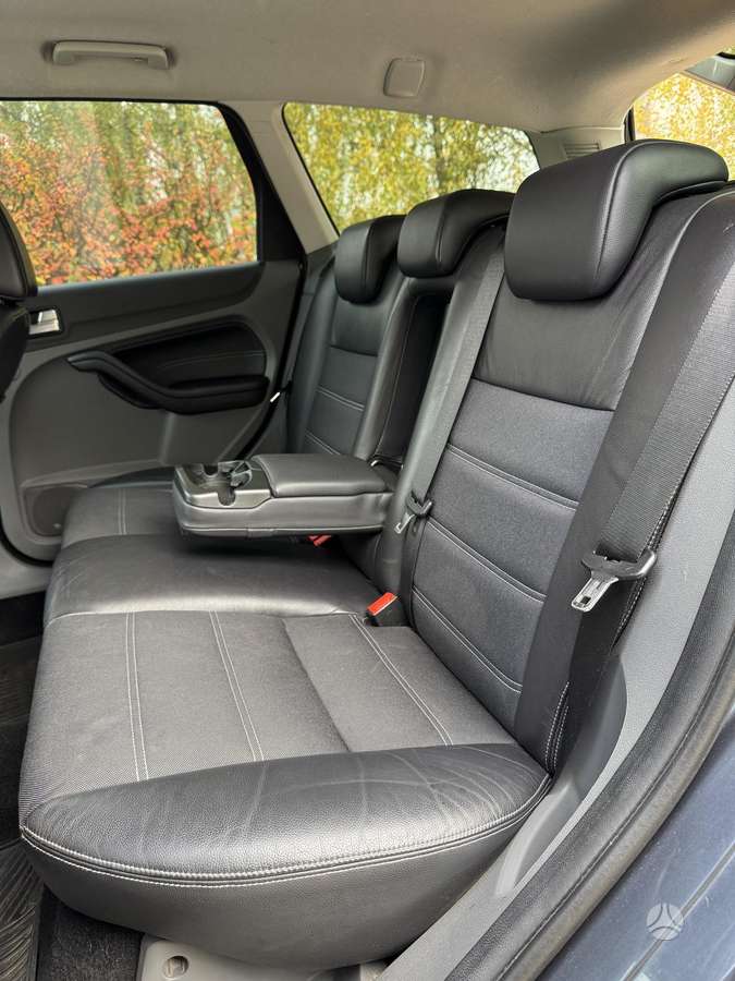 Ford Focus 2008 — photo 32