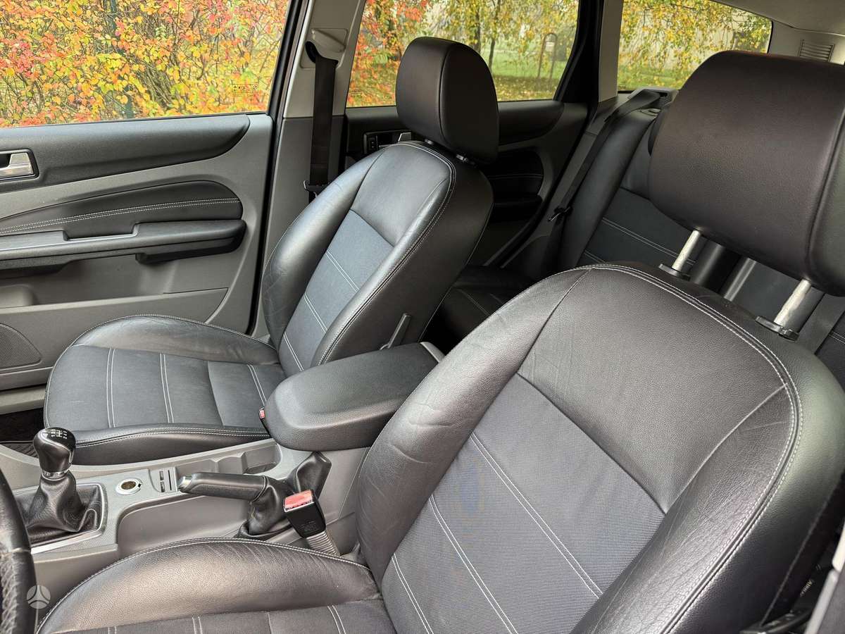 Ford Focus 2008 — photo 34