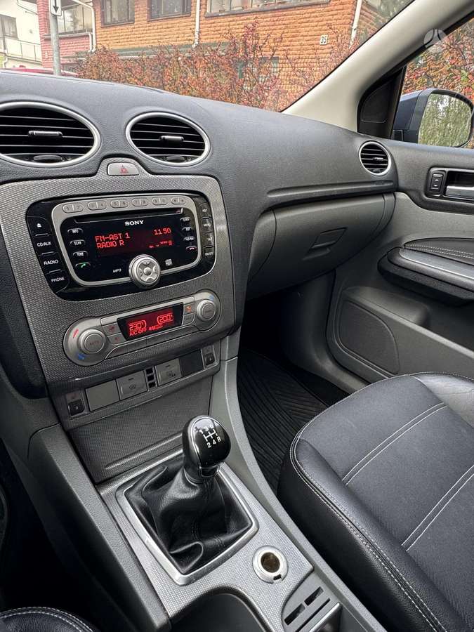 Ford Focus 2008 — photo 38