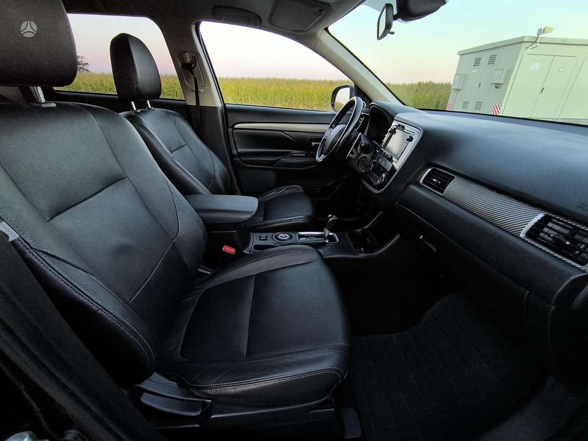 Mitsubishi Outlander 2013 — photo 15