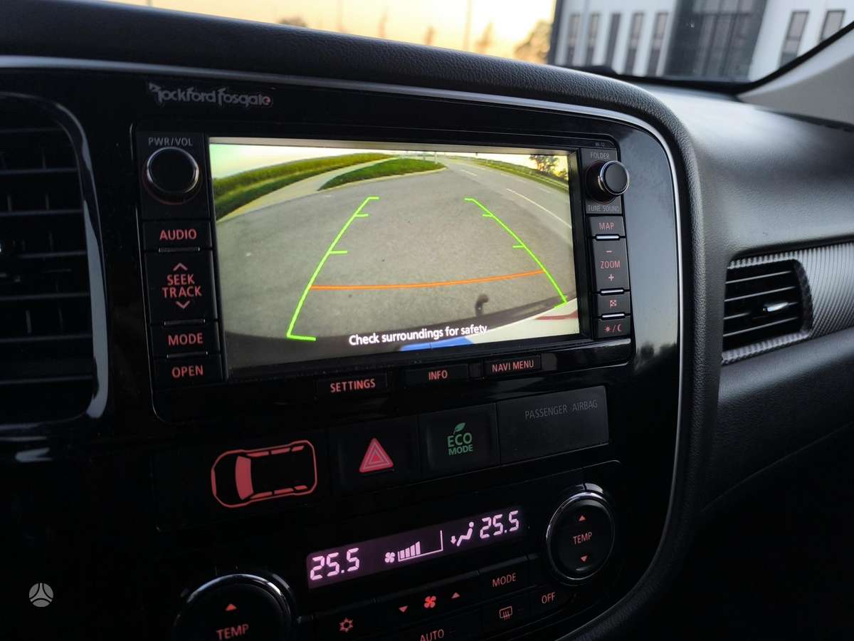 Mitsubishi Outlander 2013 — photo 21