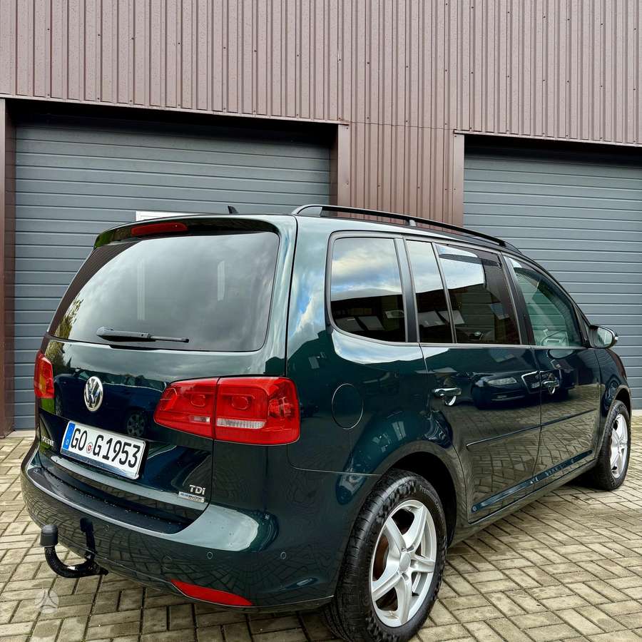 Volkswagen Touran 2011 — photo 11
