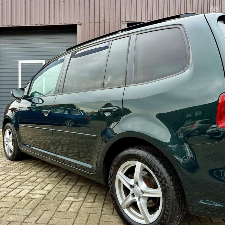 Volkswagen Touran 2011 — photo 20
