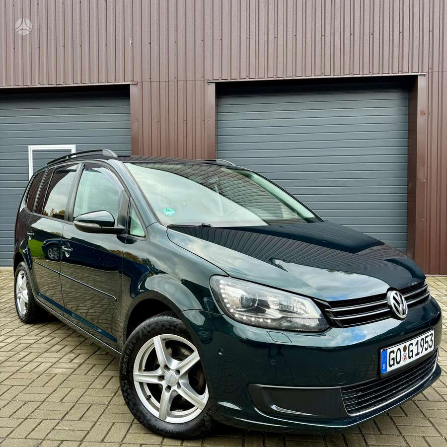 Volkswagen Touran 2011 — engine 1598 cm³, 105 HP (77kW)