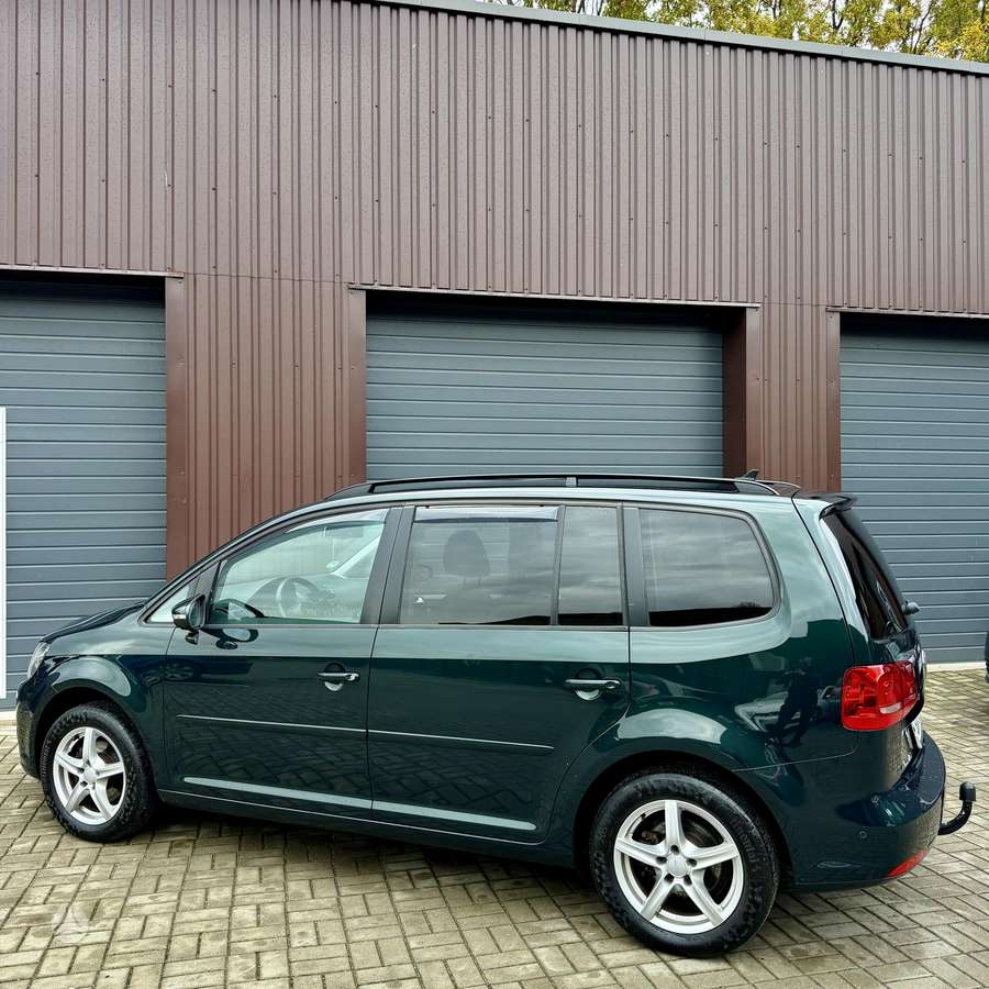Volkswagen Touran 2011 — photo 8