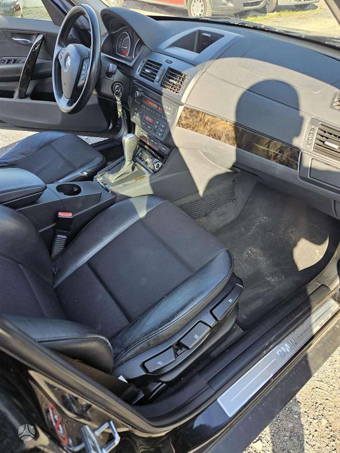 BMW X3 2010 — photo 13