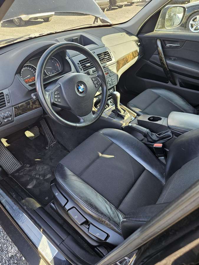 BMW X3 2010 — photo 7