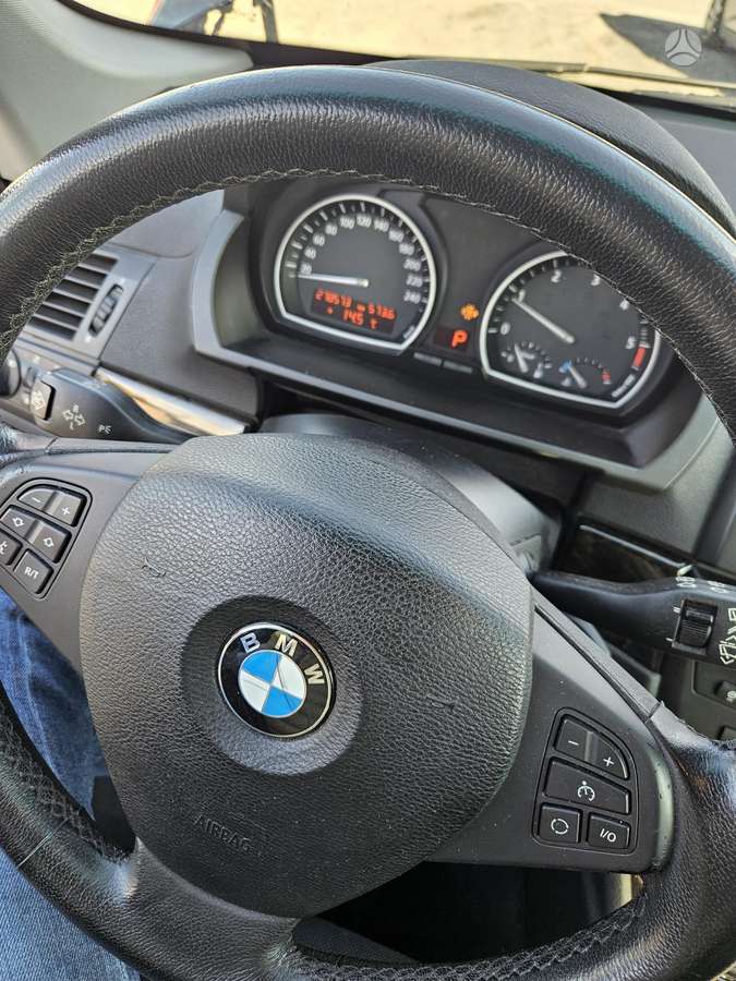 BMW X3 2010 — photo 8