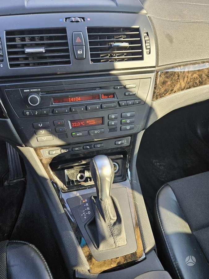 BMW X3 2010 — photo 9