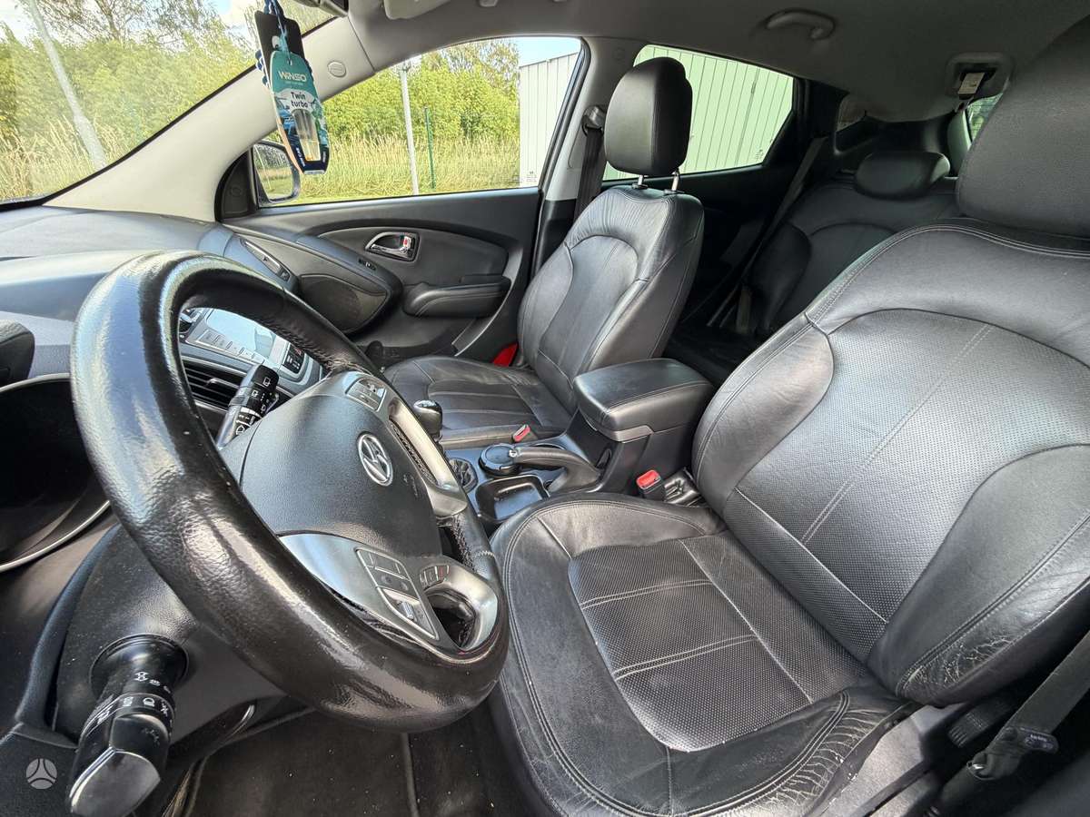 Hyundai ix35 2011 — photo 13