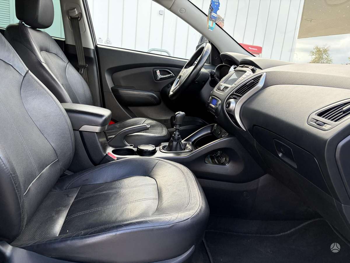 Hyundai ix35 2011 — photo 18
