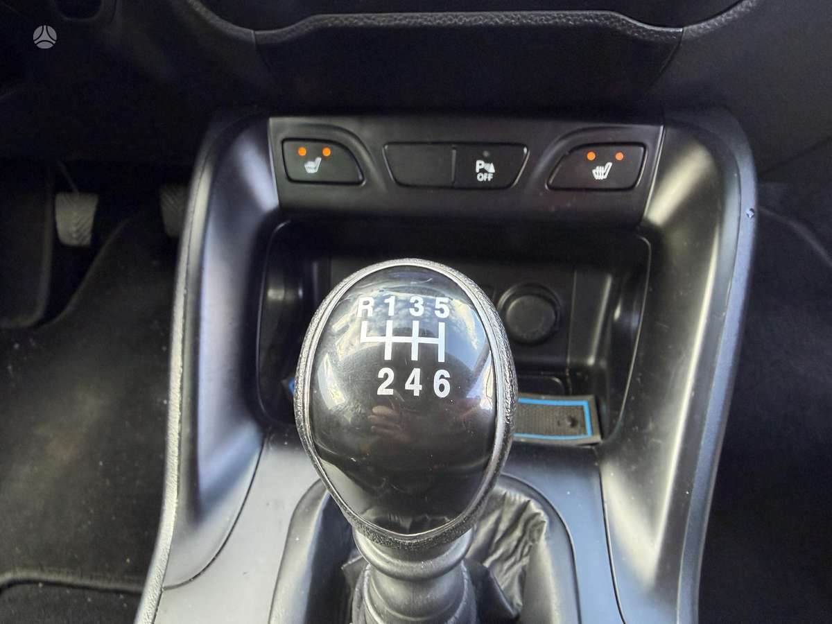 Hyundai ix35 2011 — photo 21