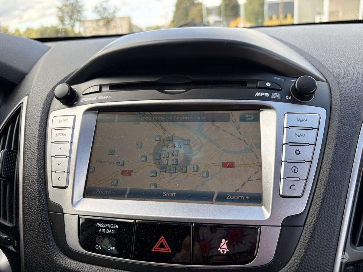 Hyundai ix35 2011 — photo 22