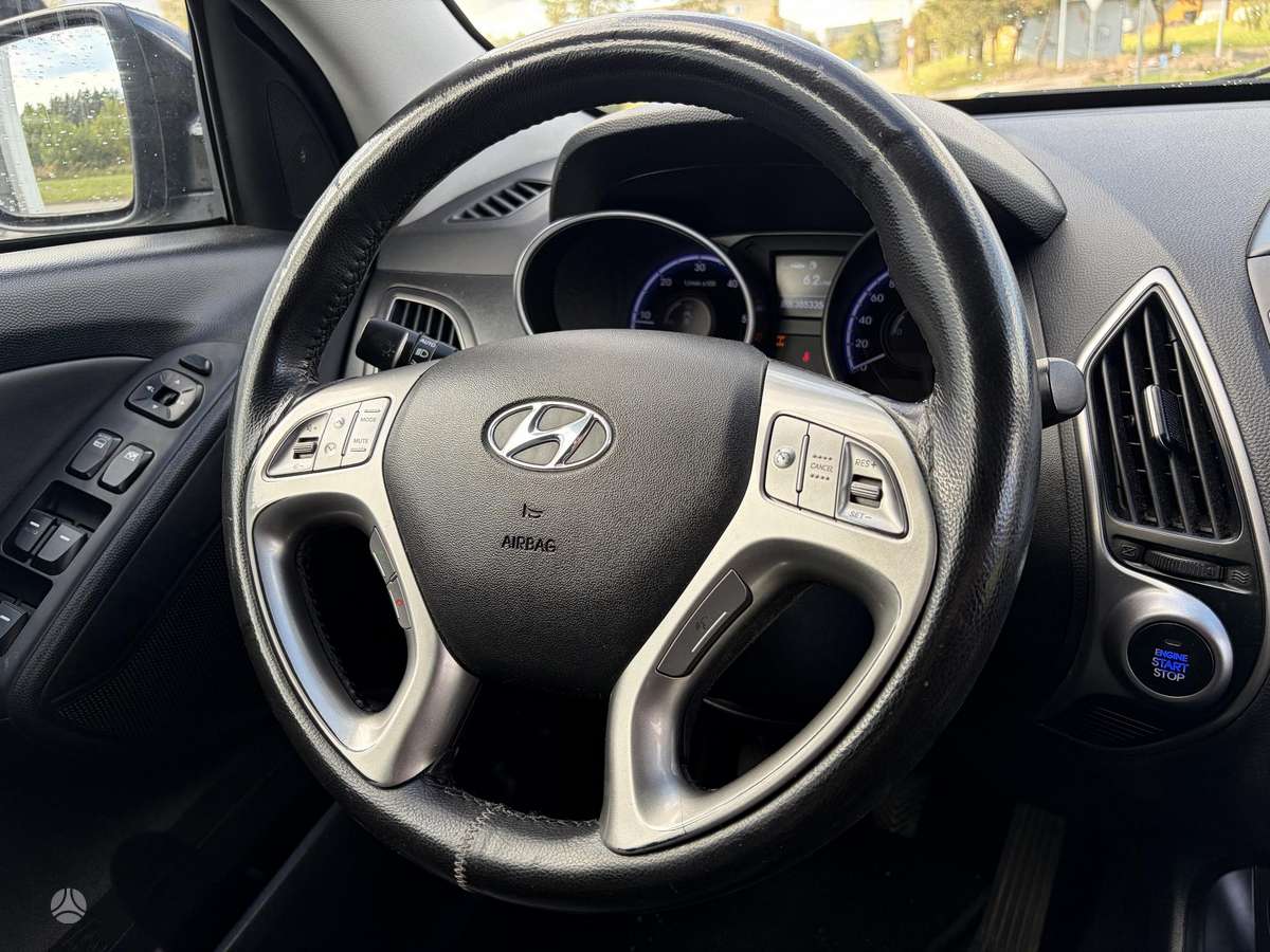 Hyundai ix35 2011 — photo 24