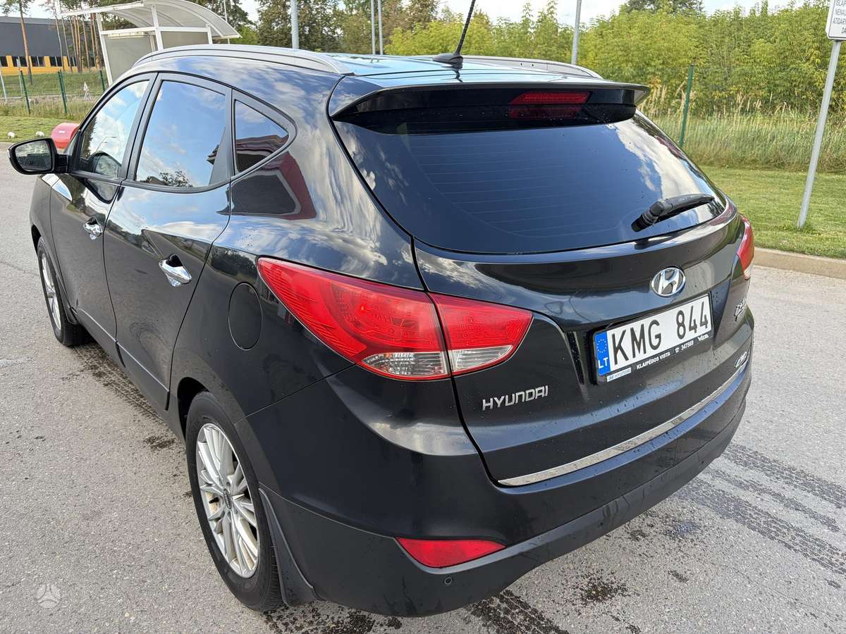 Hyundai ix35 2011 — engine 1996 cm³, 136 HP (100kW)