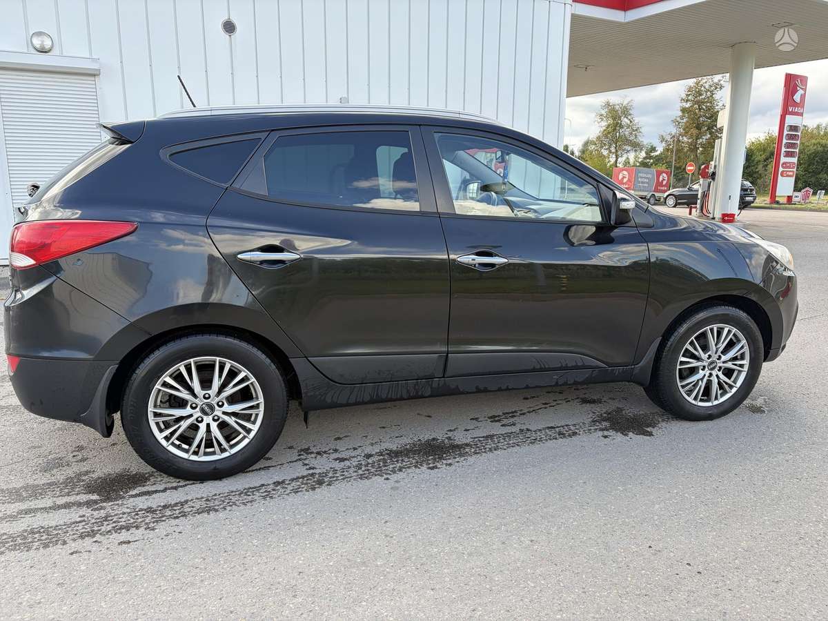 Hyundai ix35 2011 — photo 9