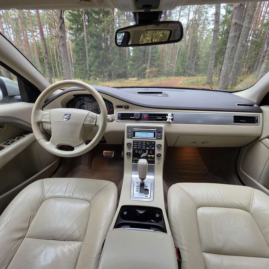 Volvo XC70 2009 — photo 11