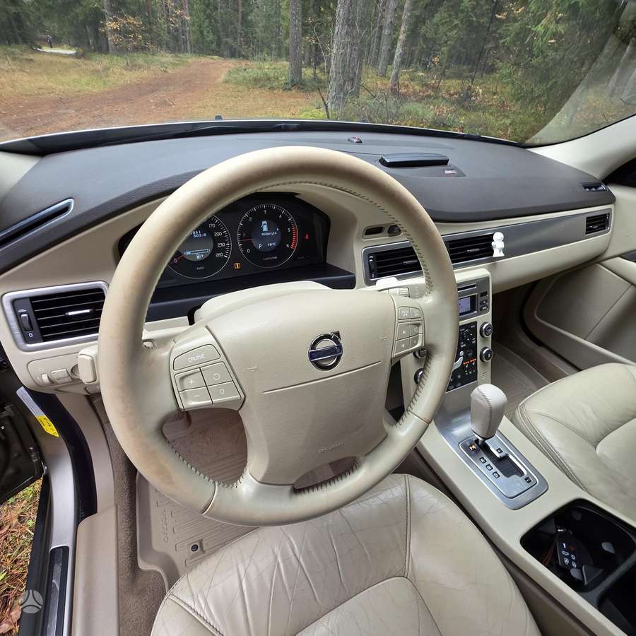 Volvo XC70 2009 — photo 14