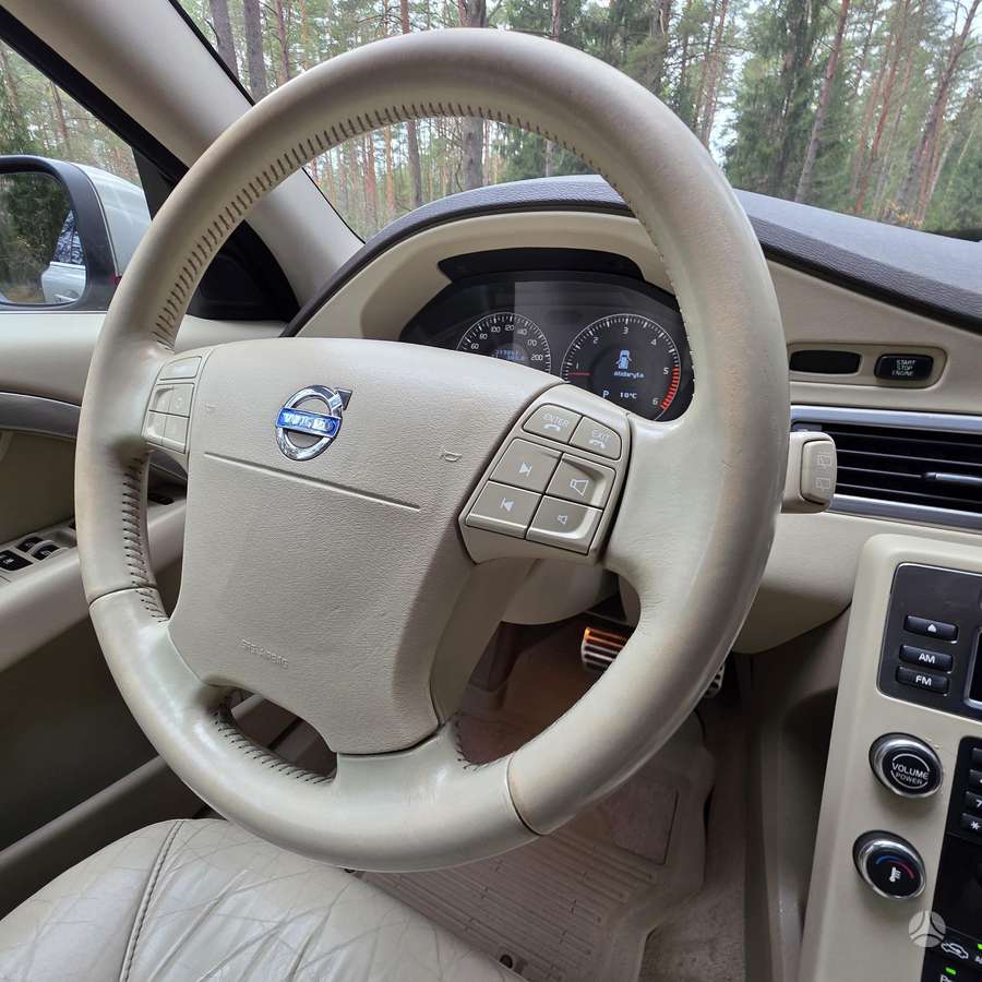 Volvo XC70 2009 — photo 15