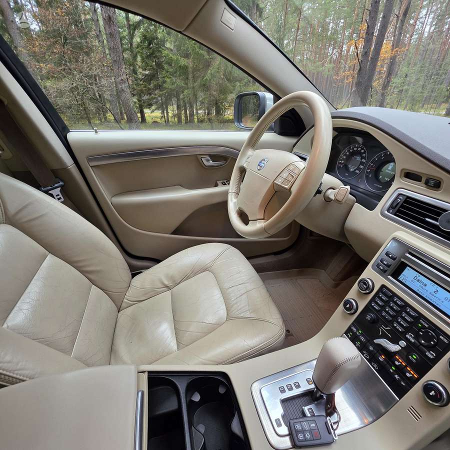 Volvo XC70 2009 — photo 16