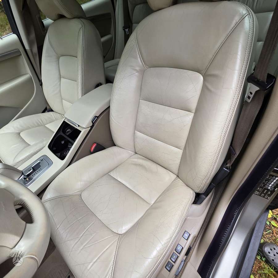 Volvo XC70 2009 — photo 18