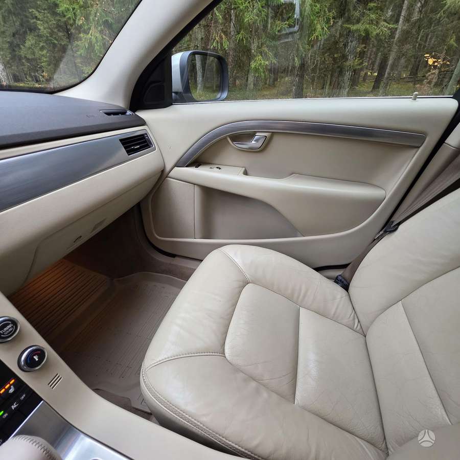 Volvo XC70 2009 — photo 19