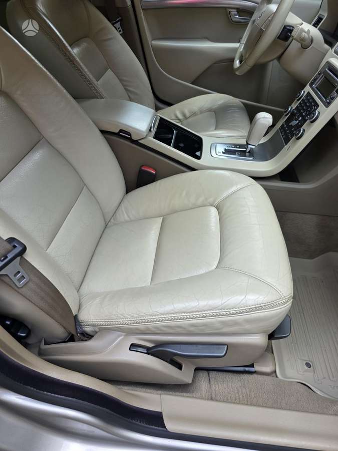 Volvo XC70 2009 — photo 22
