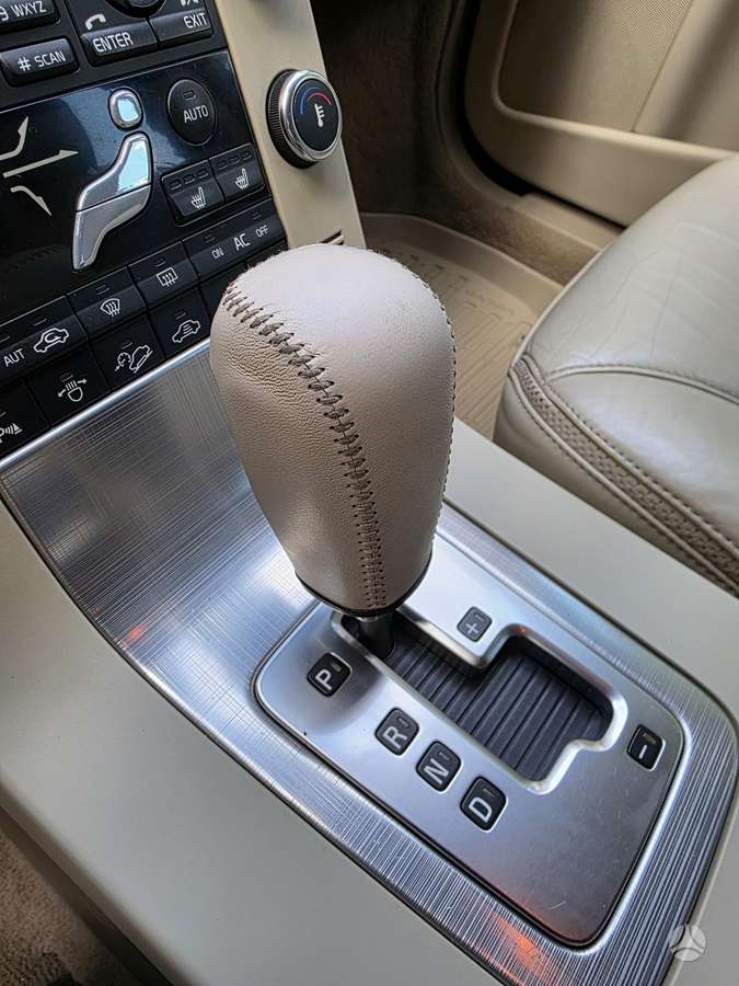 Volvo XC70 2009 — photo 23
