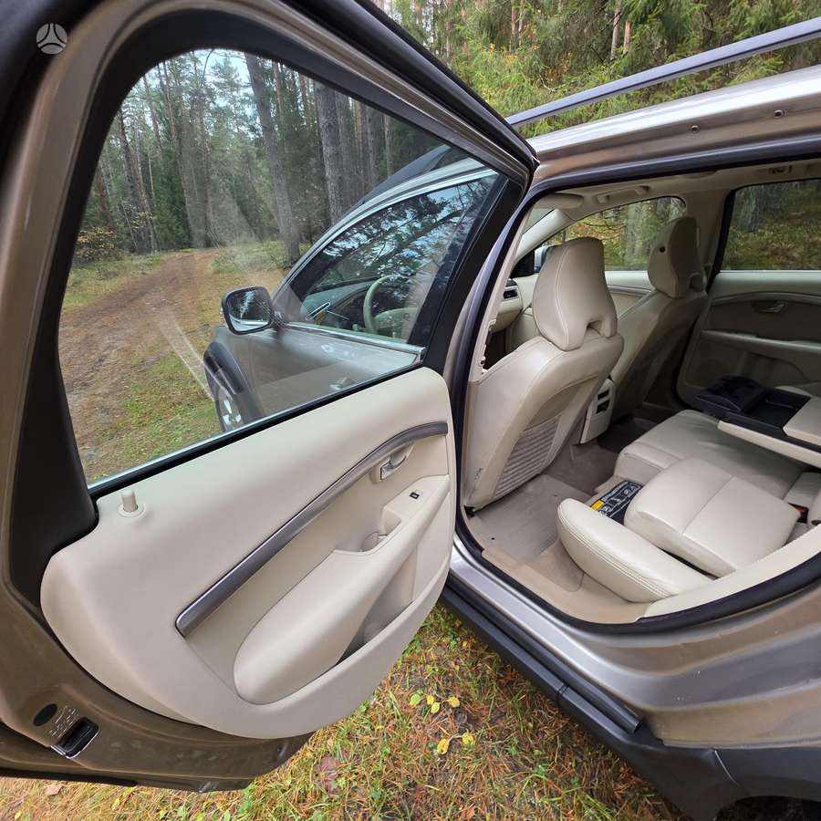 Volvo XC70 2009 — photo 30