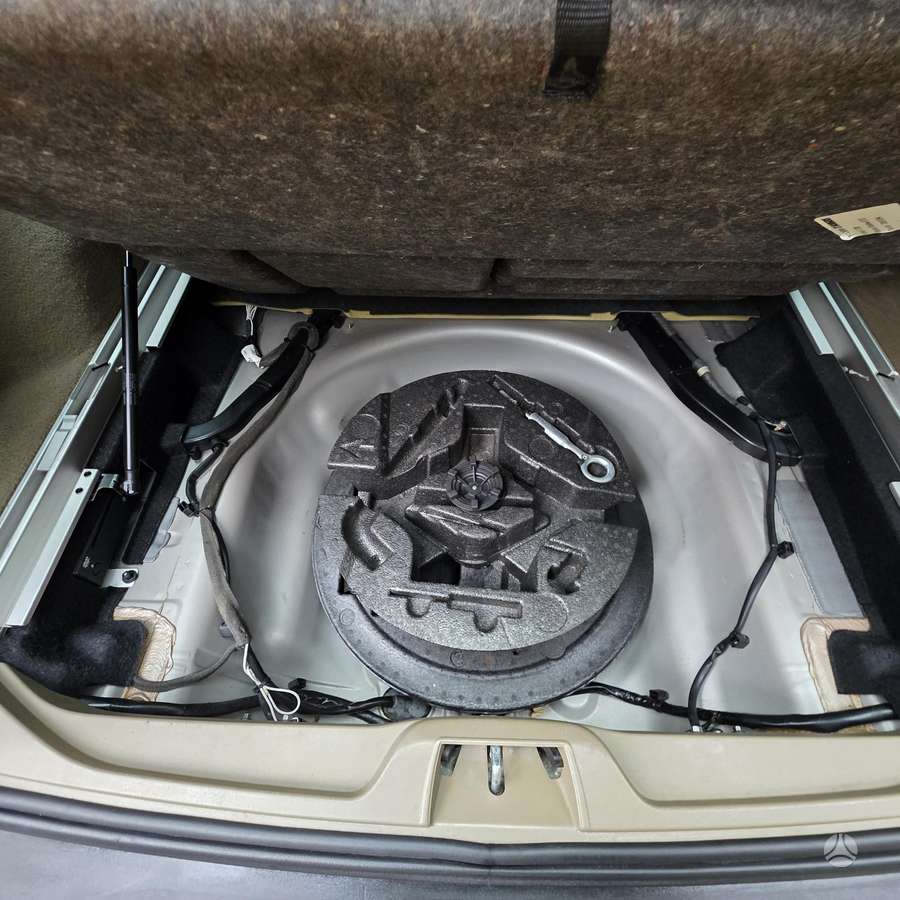 Volvo XC70 2009 — photo 35