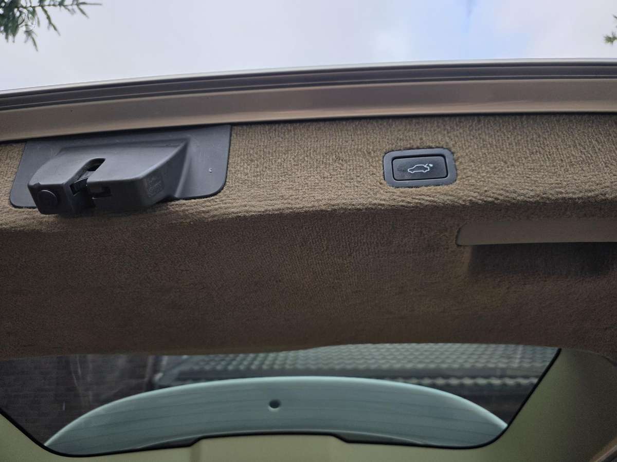 Volvo XC70 2009 — photo 36