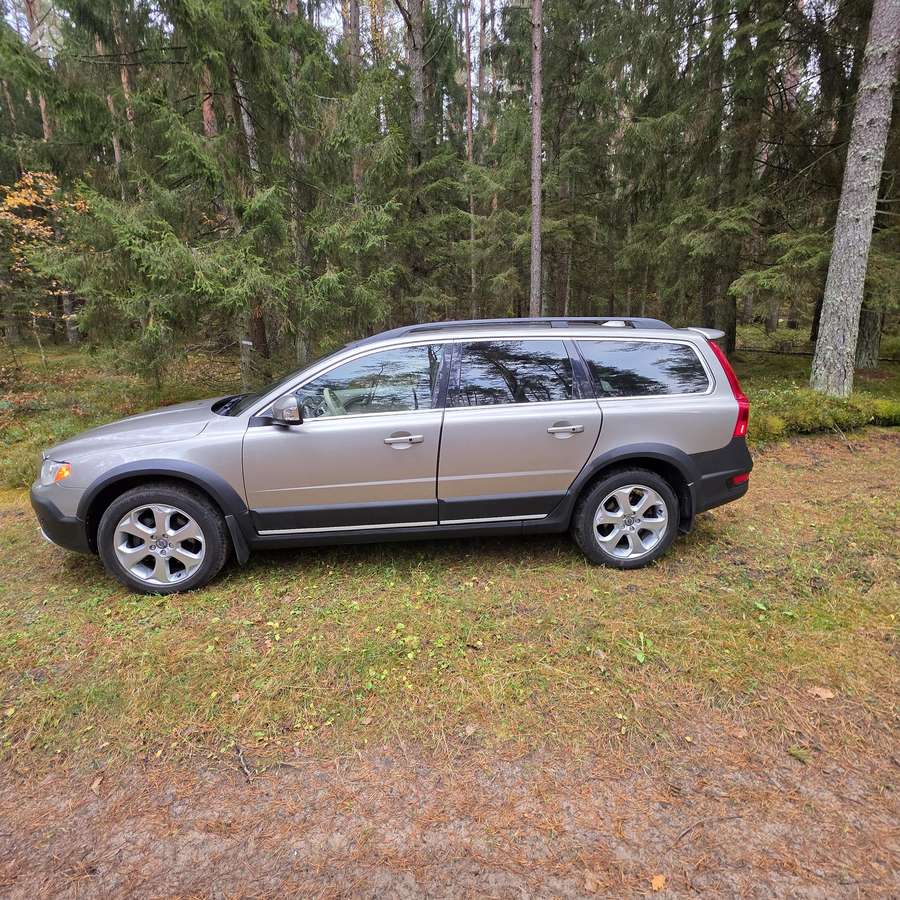 Volvo XC70 2009 — engine 2400 cm³, 185 HP (136kW)
