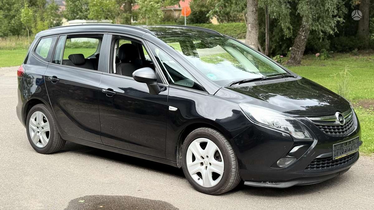 Opel Zafira 2013 — фото 12