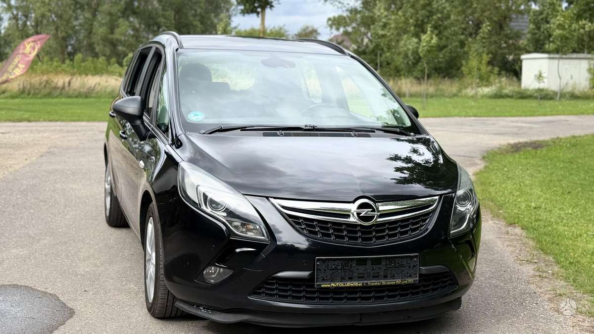 Opel Zafira 2013 — фото 13