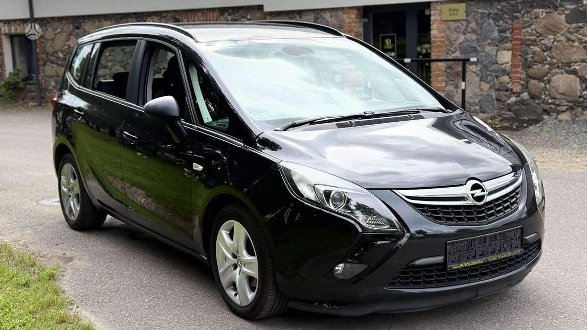 Opel Zafira 2013 — двигун 1956 cm³, 131 HP (96kW)