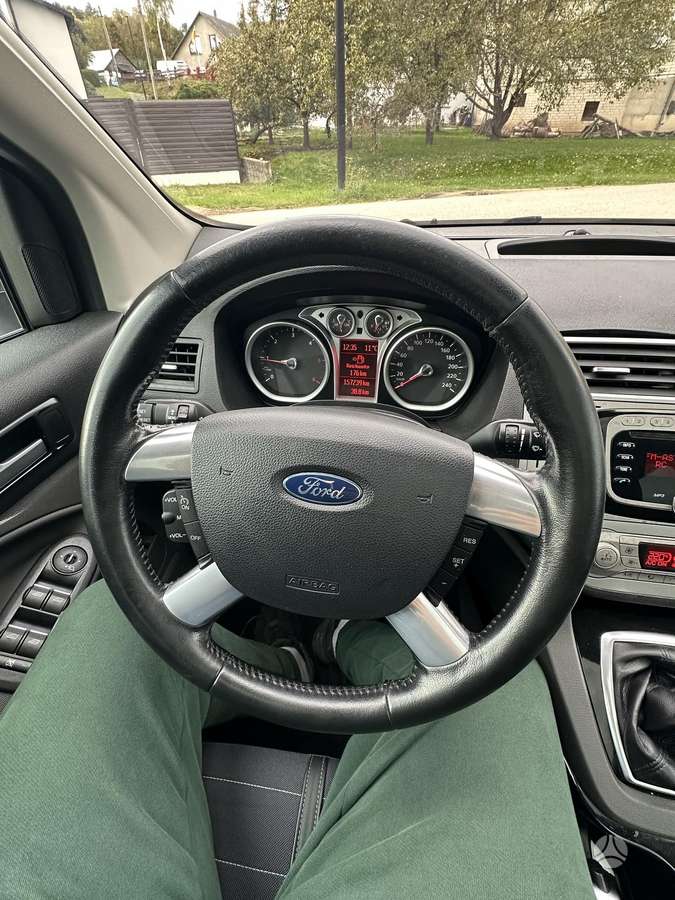 Ford Kuga 2012 — photo 11
