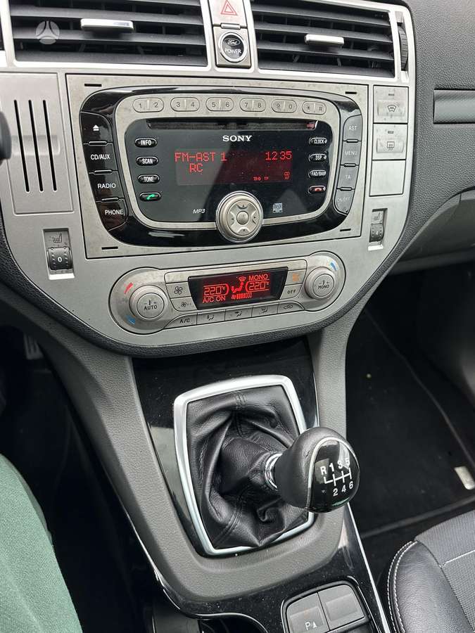 Ford Kuga 2012 — photo 14