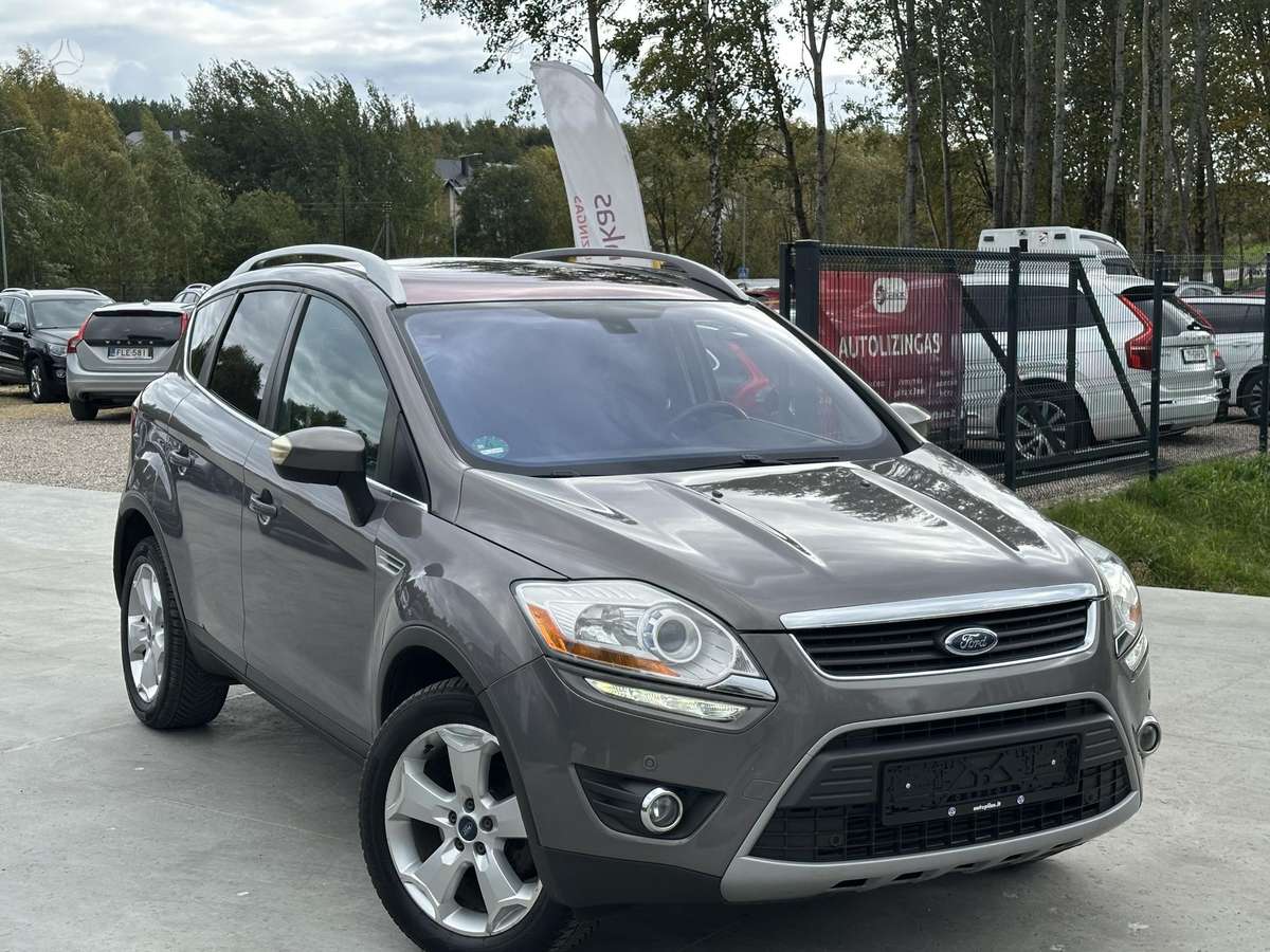 Ford Kuga 2012 — rear view