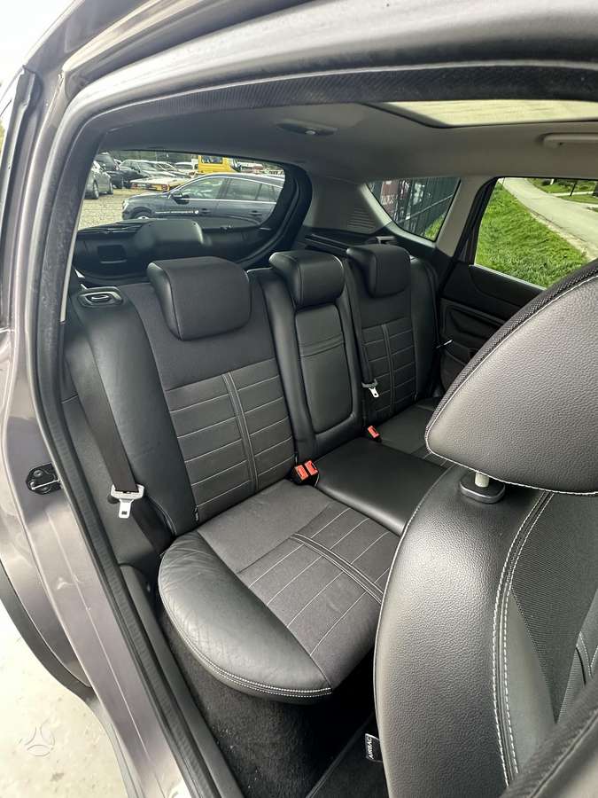 Ford Kuga 2012 — photo 9