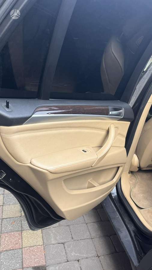 BMW X5 2009 — двигун 3000 cm³, 235 HP (173kW)