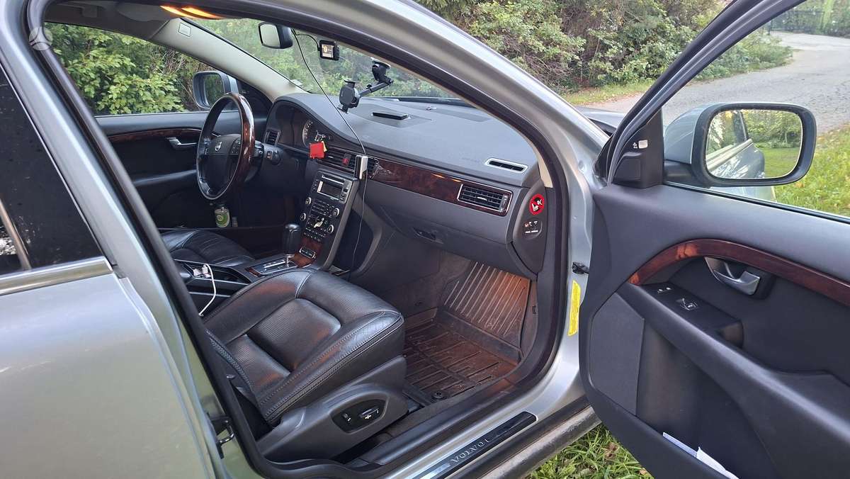 Volvo XC70 2008 — photo 12
