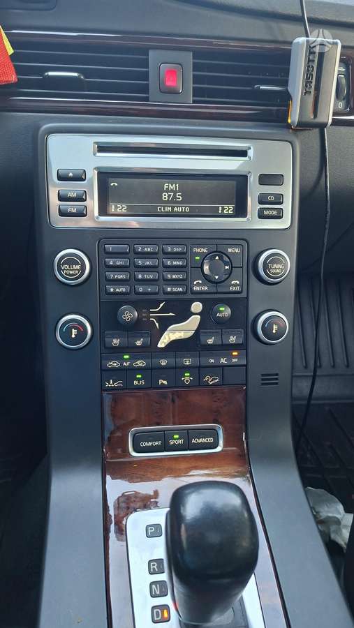 Volvo XC70 2008 — photo 17