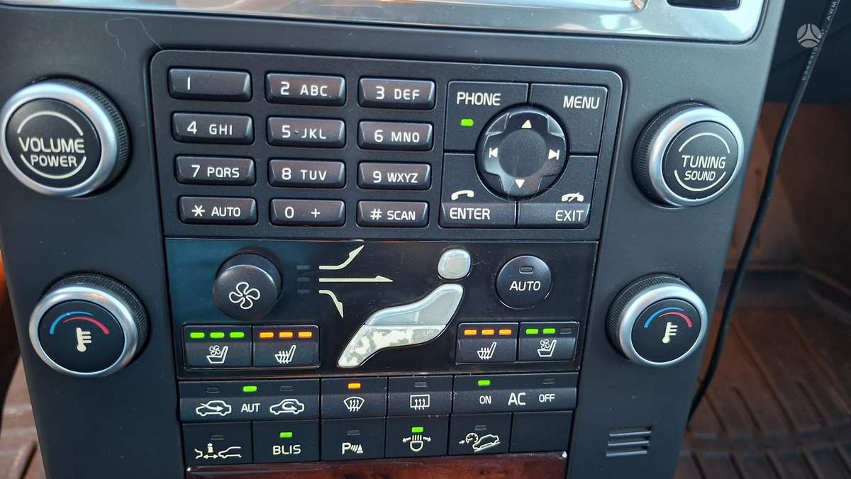 Volvo XC70 2008 — photo 18