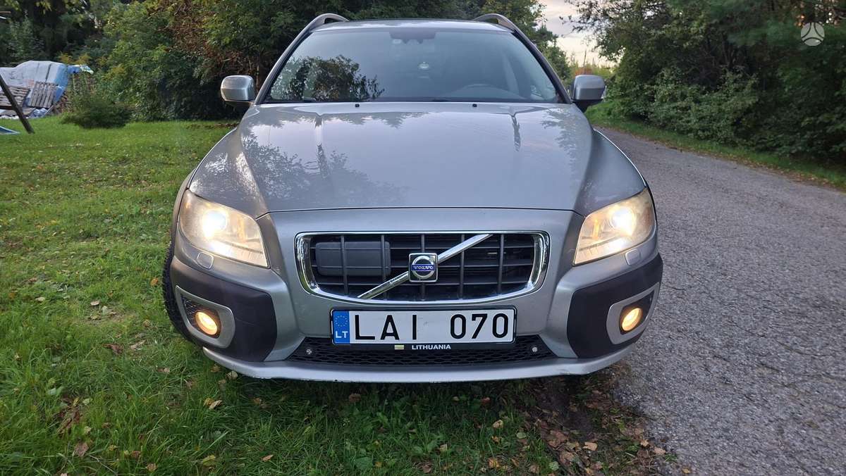 Volvo XC70 2008 — rear view