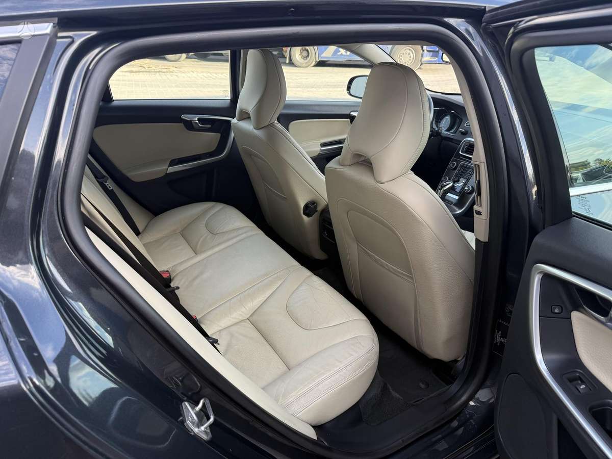 Volvo V60 2013 — photo 10