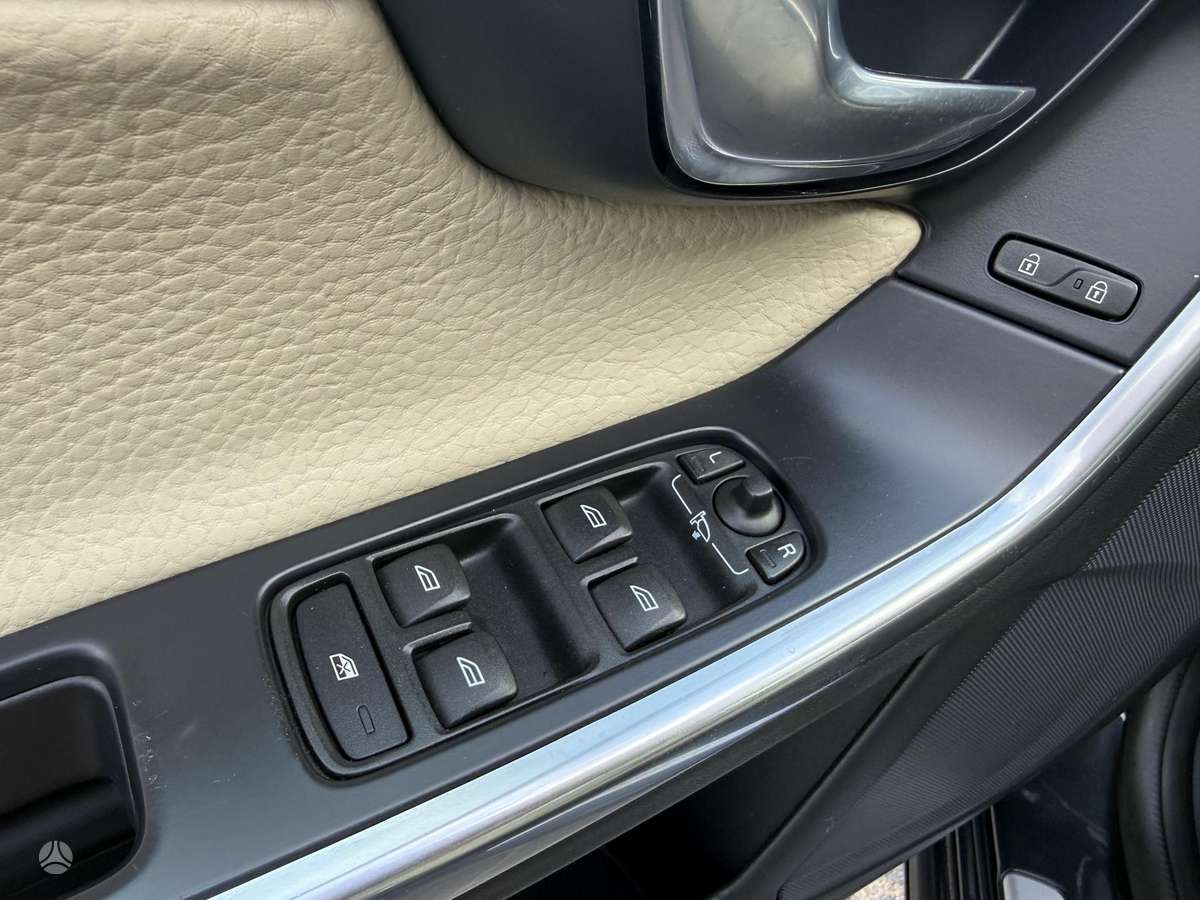 Volvo V60 2013 — photo 11