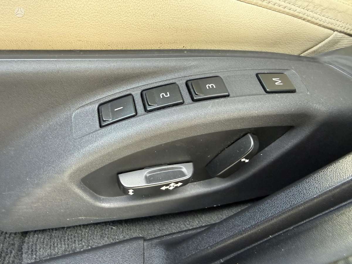 Volvo V60 2013 — photo 13